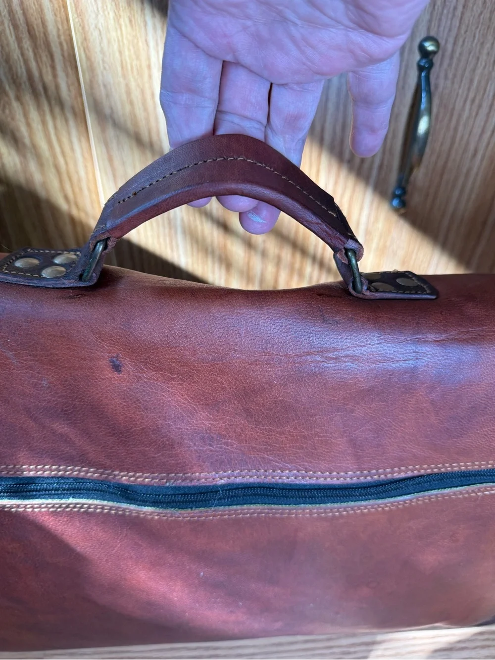 Cuero brand Vintage Leather Laptop Messenger Bag.Never used. Has long strap